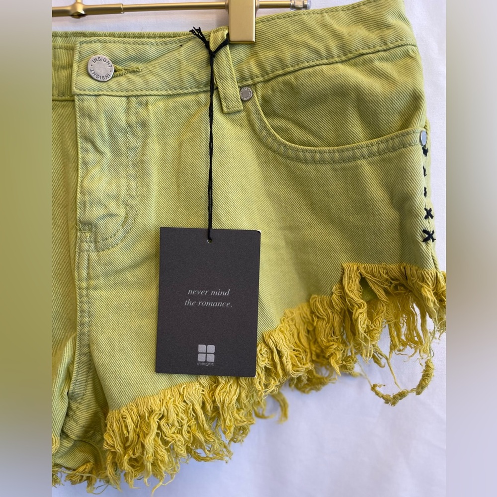 INSIGHT 51 Dipper Citrine Denim Cutoff Shorts NWT SZ 6 - Picture 3 of 8